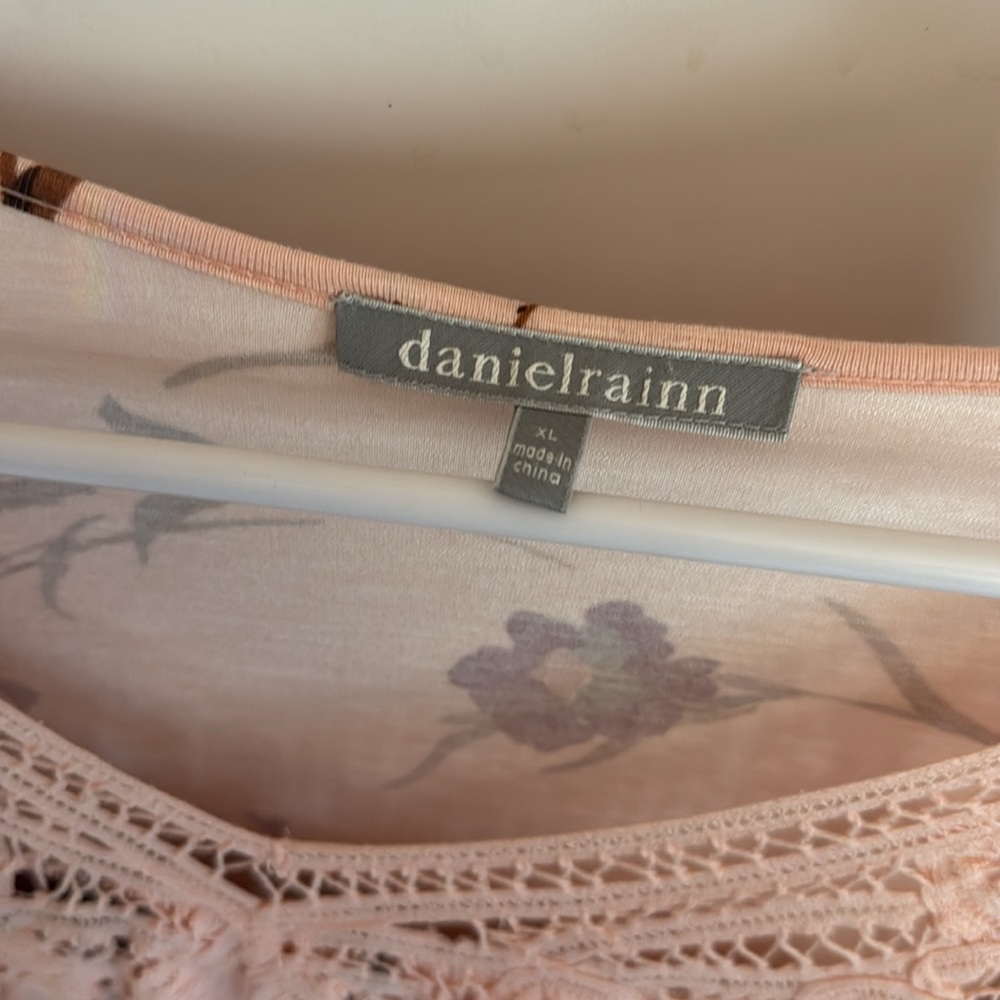 Daniel Rainn- XL floral lace blouse, long sleeve, light and airy - Picture 2 of 6